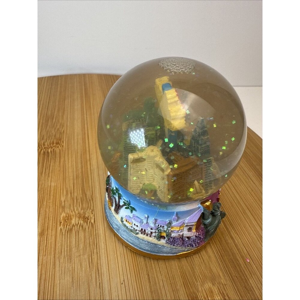 LAS VEGAS SNOW GLOBE ~ 3.25” ~ - Picture 3 of 12